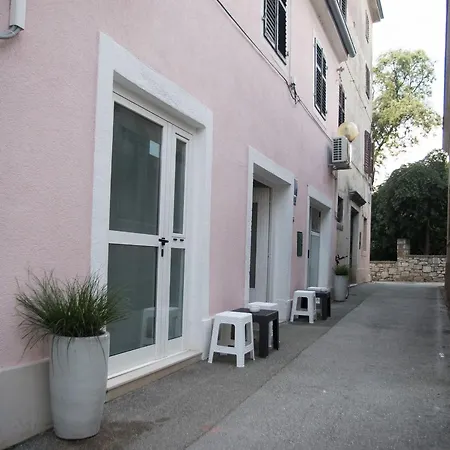 Studio Cittavecchia Apartment *